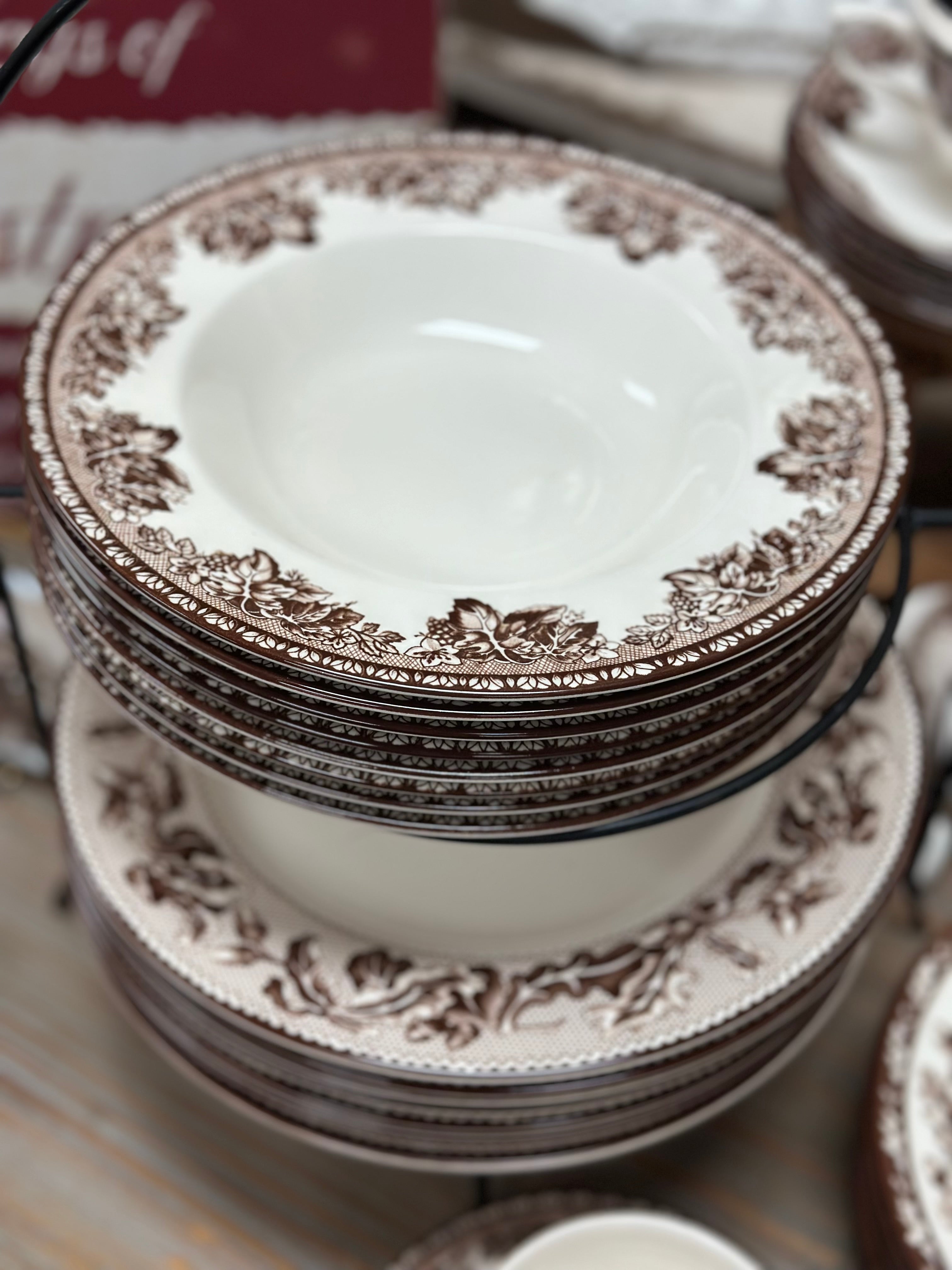 Wedgewood Acorn & Leaves Set