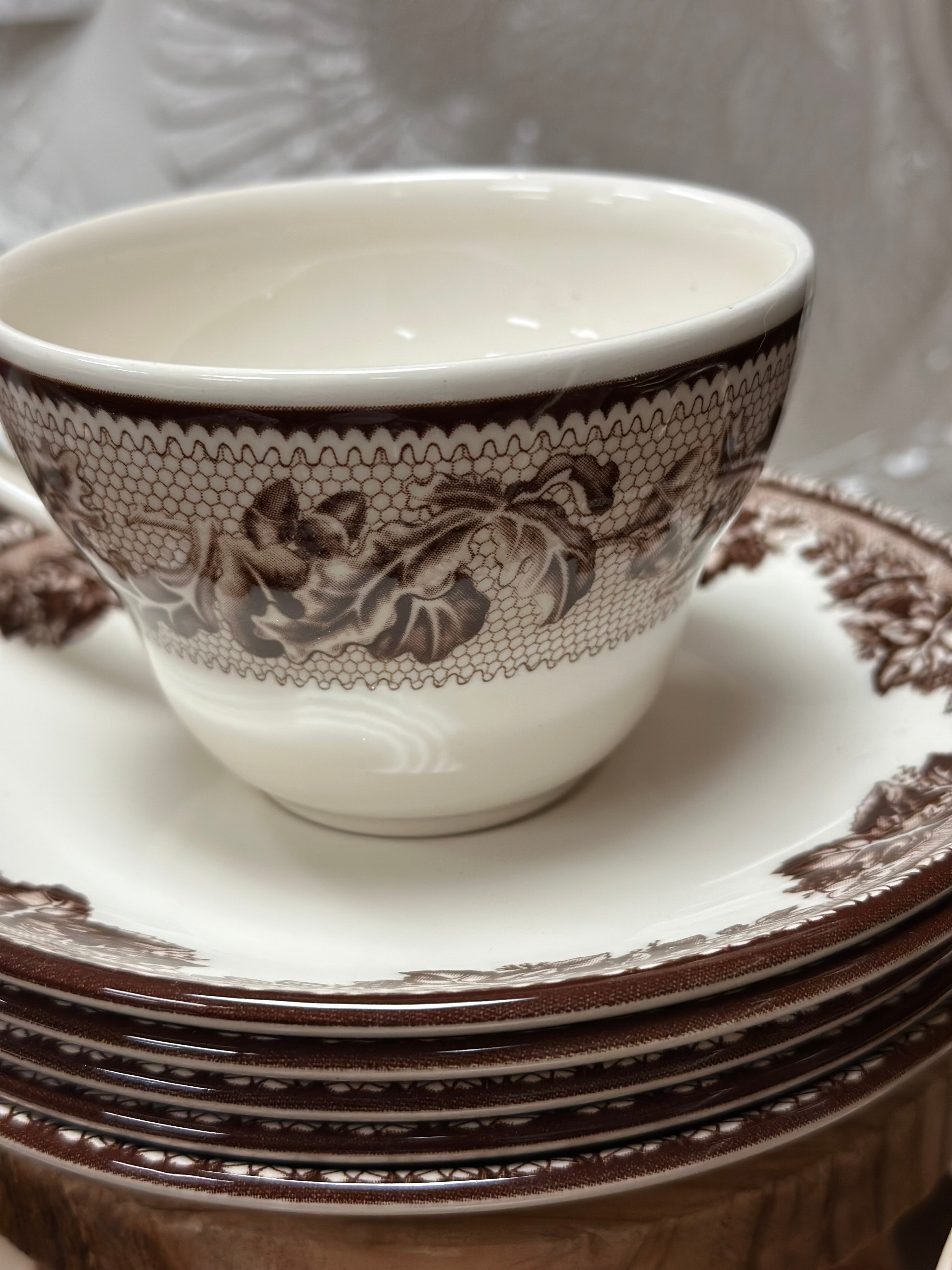 Wedgewood Acorn & Leaves Set
